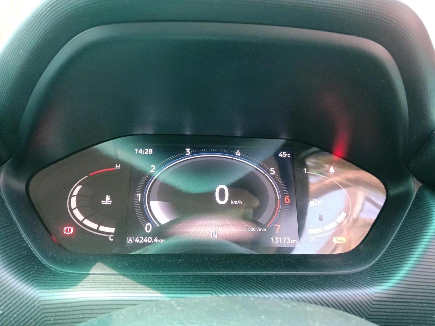 2025 Nissan MAGNITE N-Connecta B4D 1.0 Petrol AMT, Petrol, Automatic, 13,173 km, interior