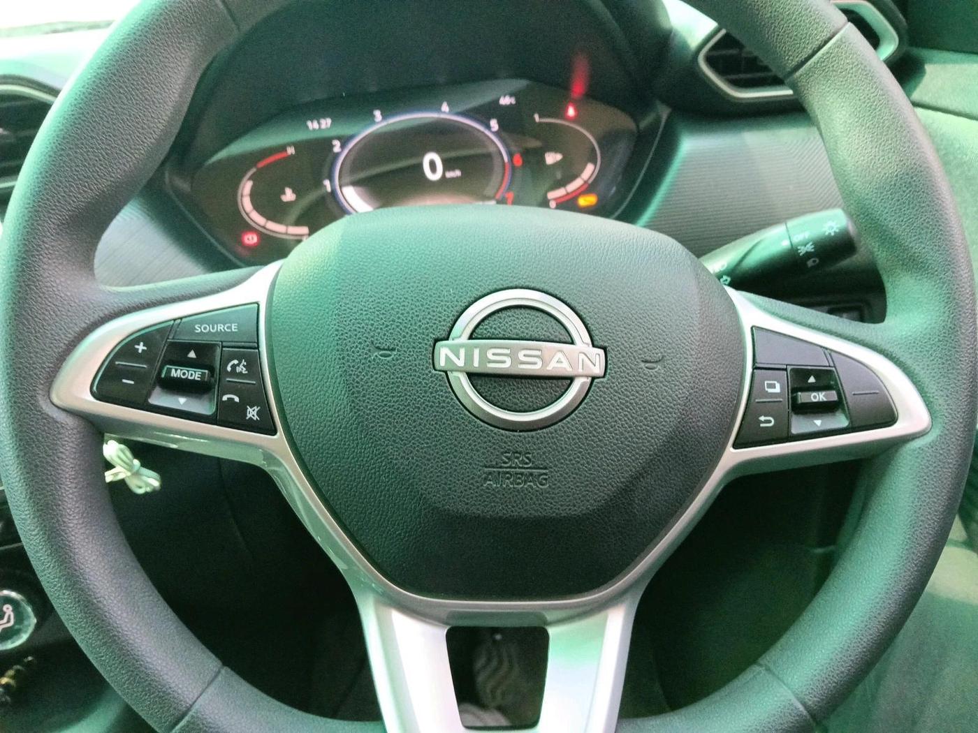 2025 Nissan MAGNITE N-Connecta B4D 1.0 Petrol AMT, Petrol, Automatic, 13,173 km, interior