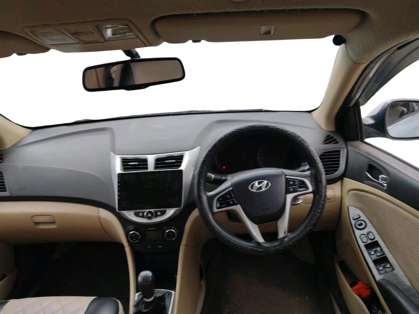 2013 Hyundai Verna FLUIDIC 1.6 CRDI SX, Diesel, Manual, 1,76,922 km, interior