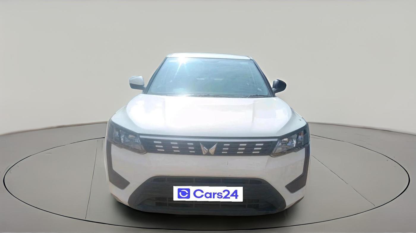 2023 Mahindra XUV300 W6 1.5 Diesel, Diesel, Manual, 1,36,264 km, exterior