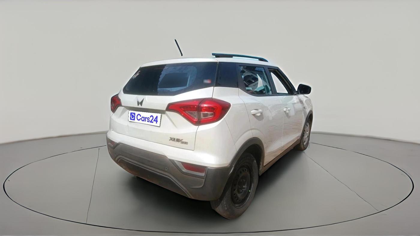 2023 Mahindra XUV300 W6 1.5 Diesel, Diesel, Manual, 1,36,264 km, exterior