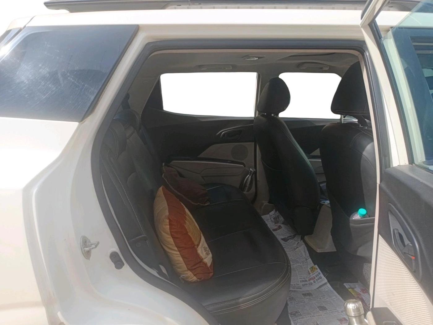 2023 Mahindra XUV300 W6 1.5 Diesel, Diesel, Manual, 1,36,264 km, interior