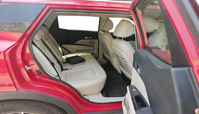 2019 Mahindra XUV300 W8 (O) 1.2 PETROL, Petrol, Manual, 38,965 km, interior