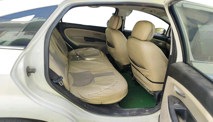 2011 Fiat Linea EMOTION 1.3, Diesel, Manual, 99,990 km, interior