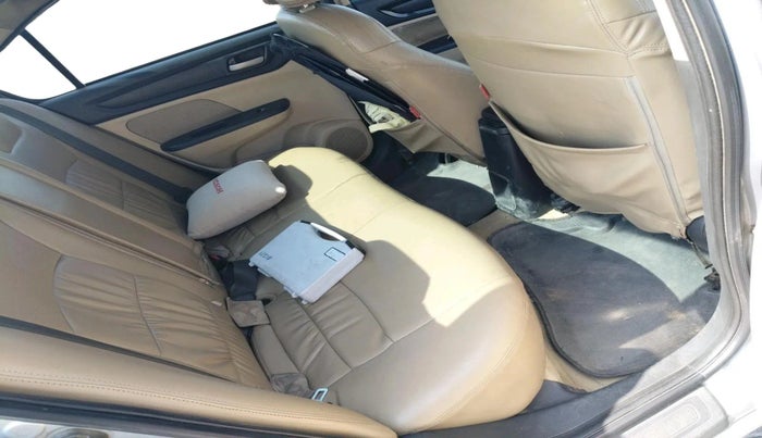 2018 Honda Amaze 1.5L I-DTEC S, Diesel, Manual, 2,10,725 km, interior