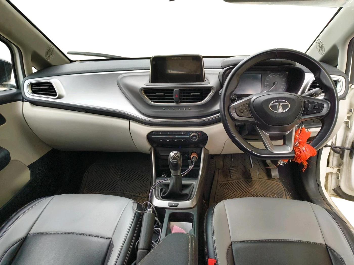 2023 Tata ALTROZ  XZ PLUS (S) , Diesel, Manual, 40,900 km, interior