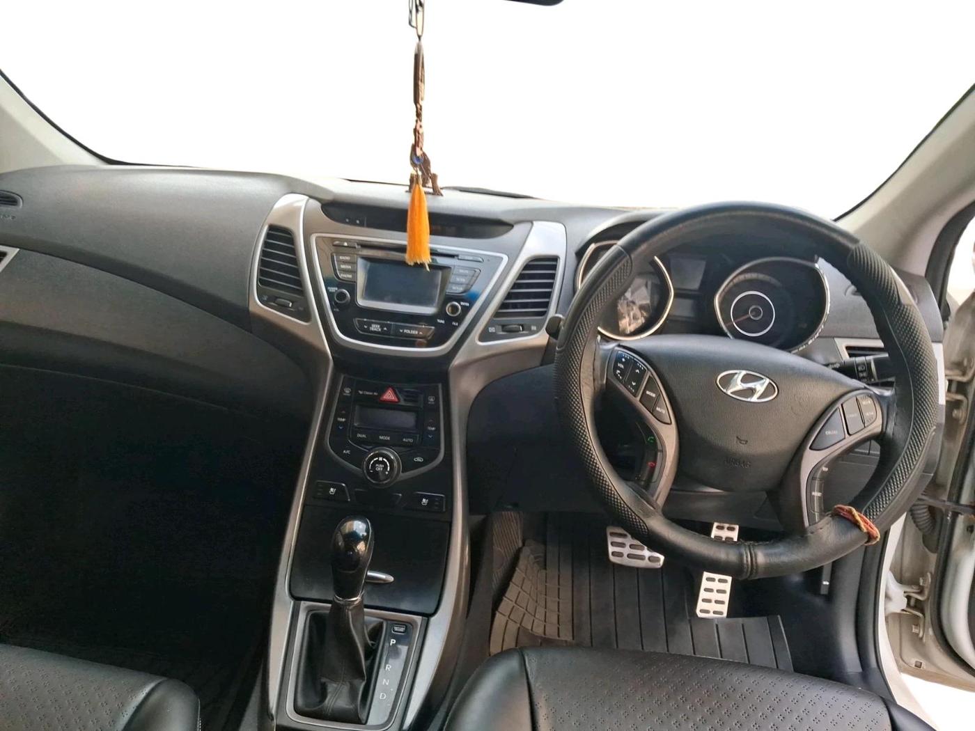 2015 Hyundai New Elantra 1.6 SX AT DIESEL, Diesel, Automatic, 95,649 km, interior