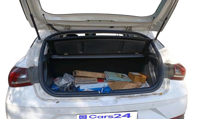 2022 Hyundai NEW I20 SPORTZ 1.2 AT, Petrol, Automatic, 25,908 km, exterior