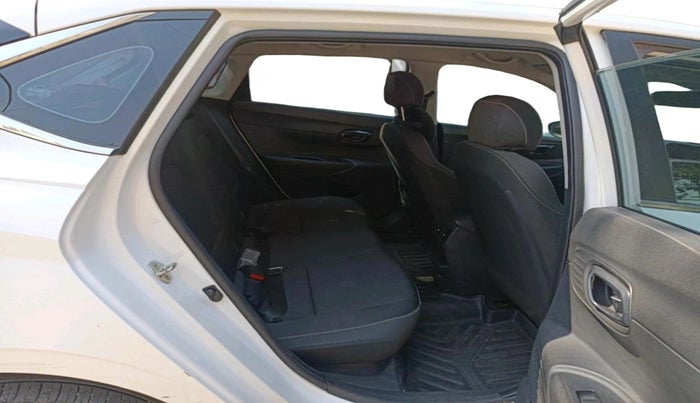 2022 Hyundai NEW I20 SPORTZ 1.2 AT, Petrol, Automatic, 25,908 km, interior