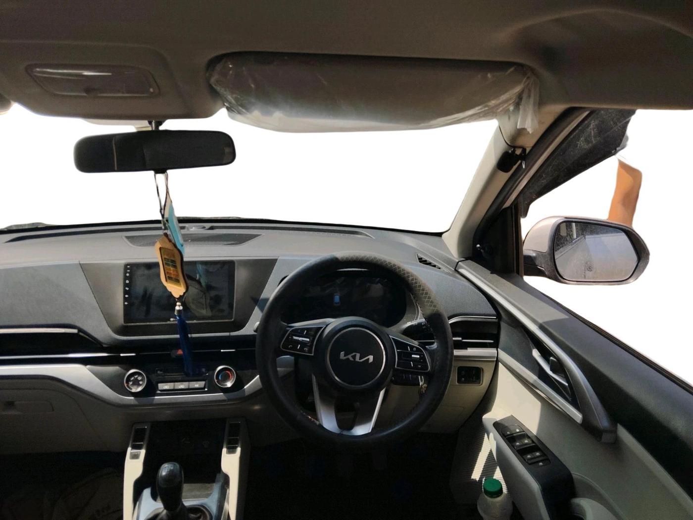 2023 KIA CARENS PREMIUM 1.5 PETROL 7 STR, Petrol, Manual, 30,363 km, interior