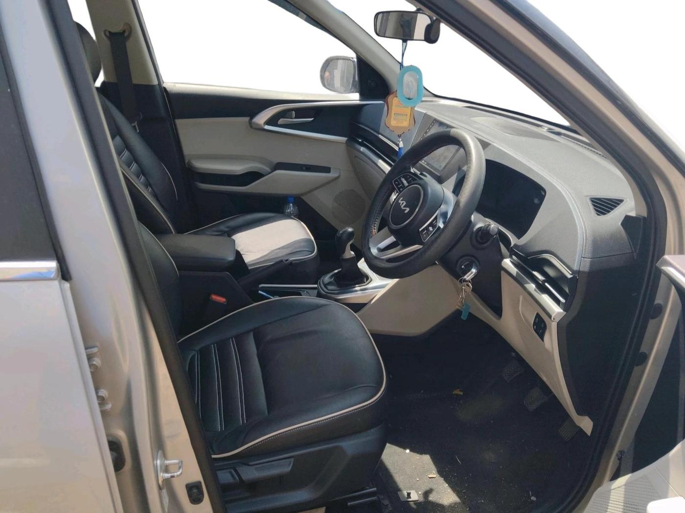 2023 KIA CARENS PREMIUM 1.5 PETROL 7 STR, Petrol, Manual, 30,363 km, interior