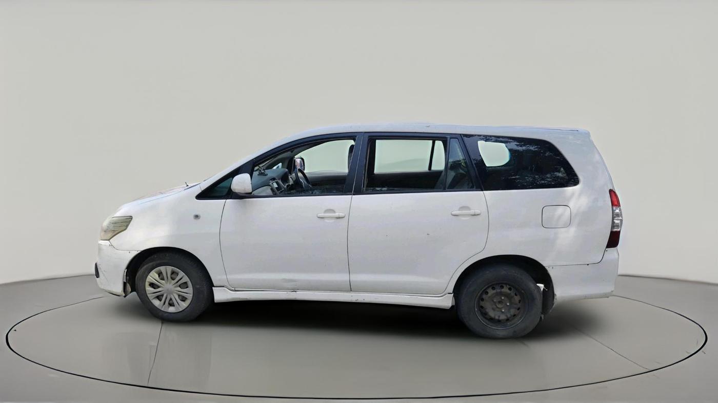 2012 Toyota Innova GX 2.5 7 STR, Diesel, Manual, 2,52,220 km, exterior
