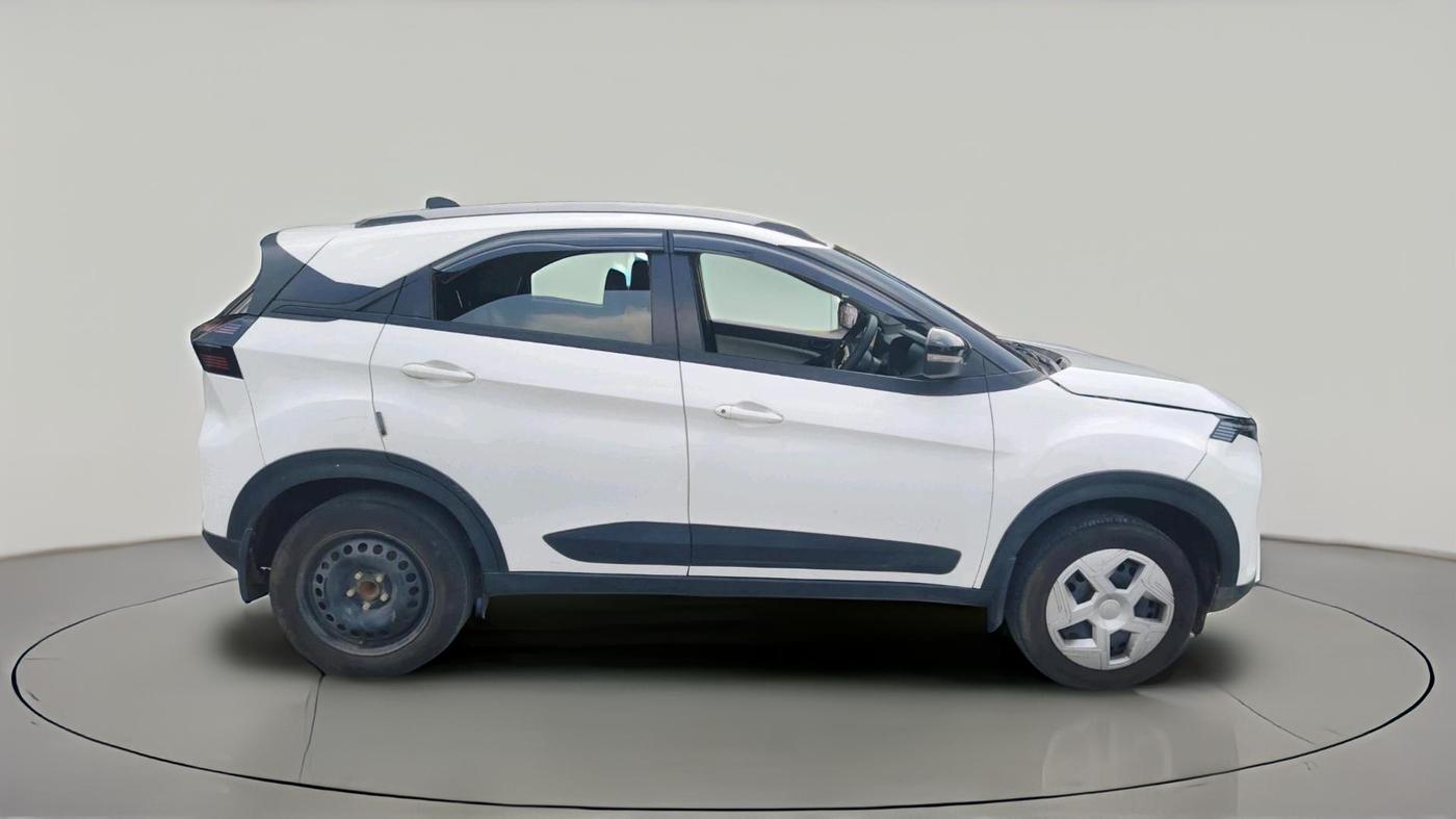 2025 Tata NEXON Pure Plus 1.2 iCNG 6MT, CNG, Manual, 42,465 km, exterior