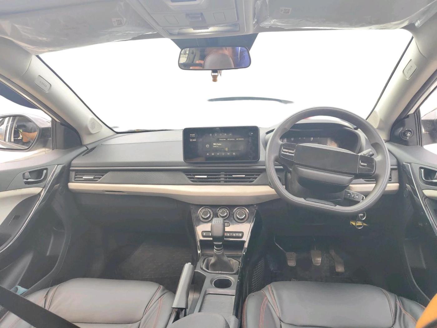 2025 Tata NEXON Pure Plus 1.2 iCNG 6MT, CNG, Manual, 42,465 km, interior