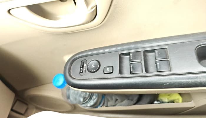 2016 Honda Amaze 1.2L I-VTEC S, Petrol, Manual, 1,02,370 km, interior
