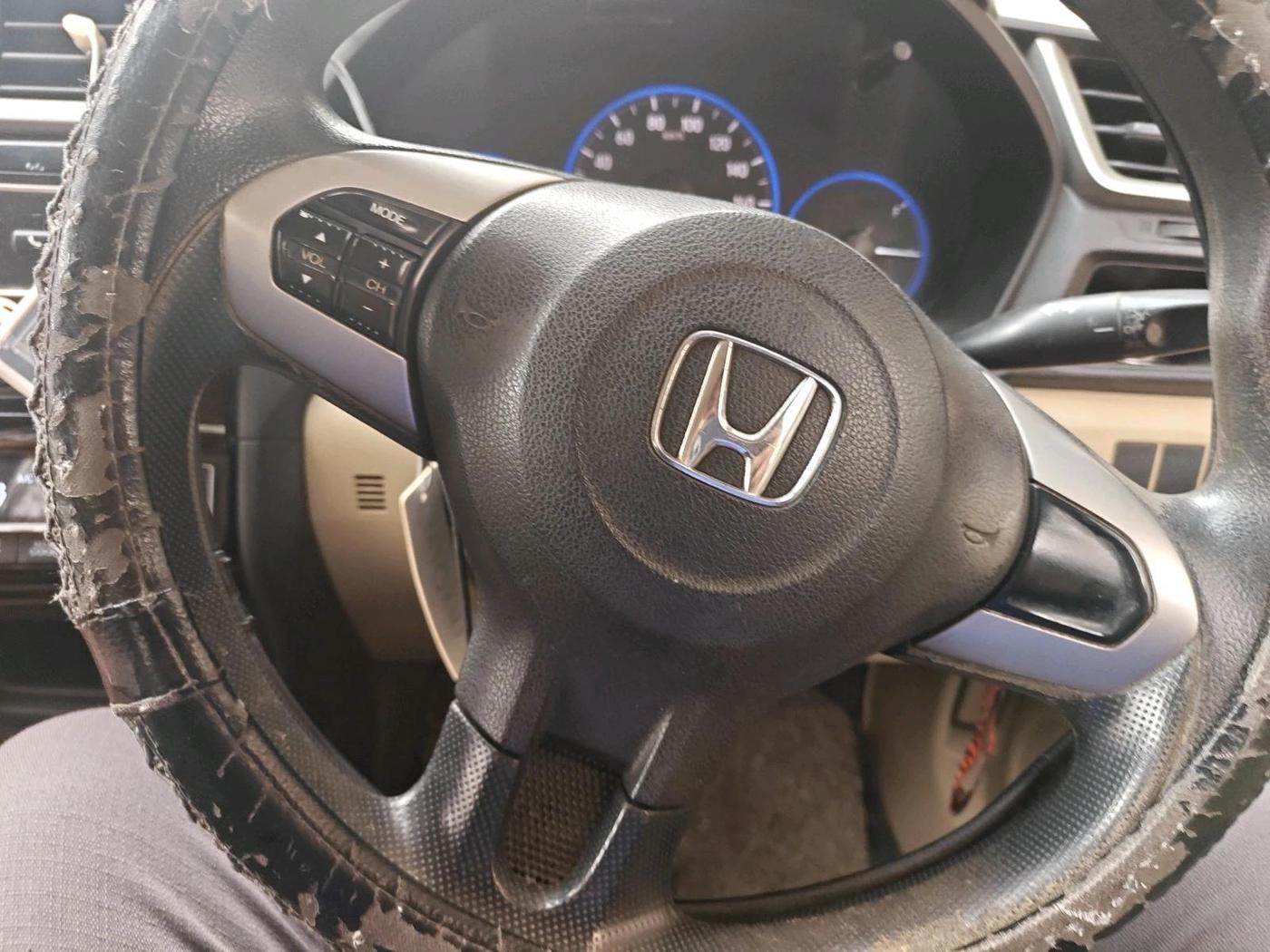 2016 Honda Amaze 1.2L I-VTEC S, Petrol, Manual, 1,02,830 km, interior