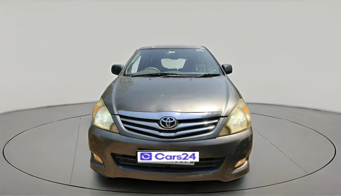 2011 Toyota Innova V 2.5 8 STR, Diesel, Manual, 83,669 km, exterior