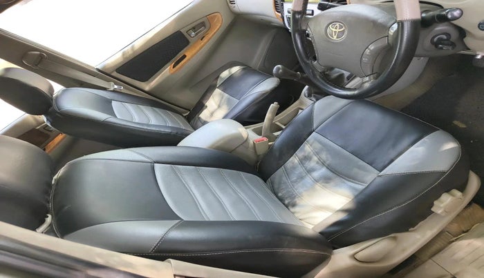 2011 Toyota Innova V 2.5 8 STR, Diesel, Manual, 83,669 km, interior