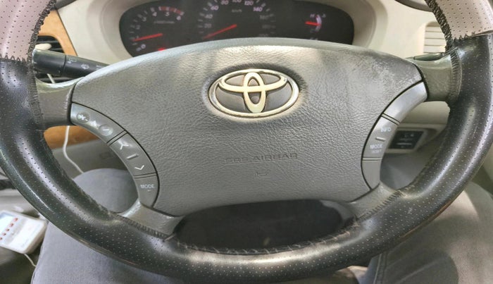 2011 Toyota Innova V 2.5 8 STR, Diesel, Manual, 83,669 km, interior