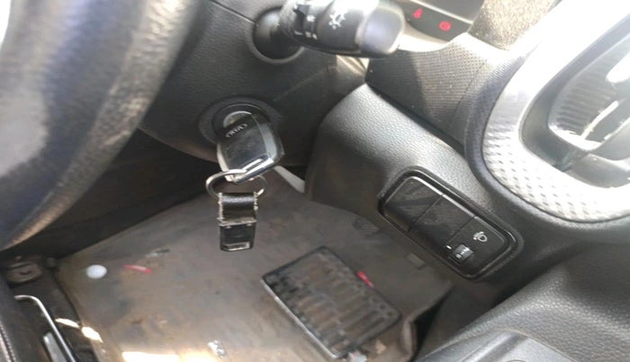 2020 KIA SONET HTK PLUS 1.2, Petrol, Manual, 30,527 km, interior