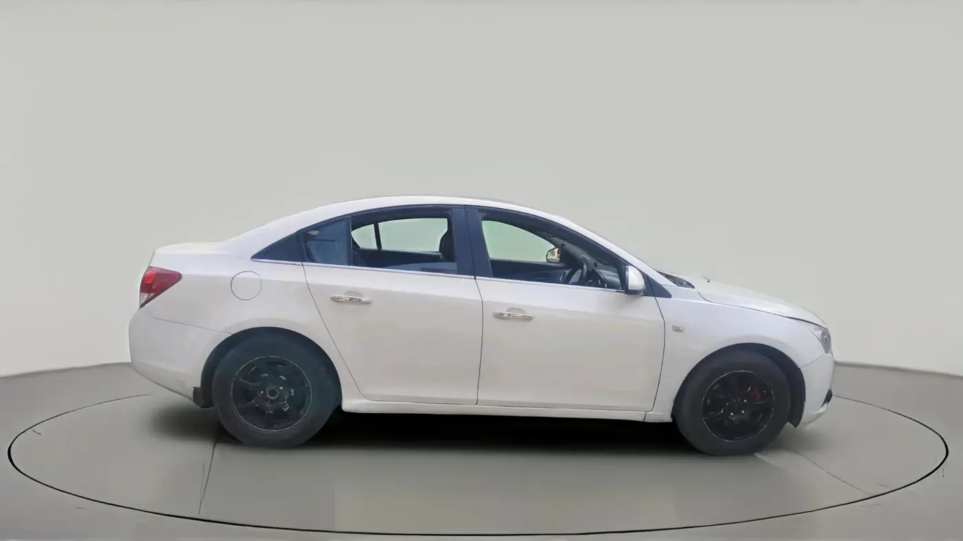 2013 Chevrolet Cruze LTZ, Diesel, Manual, 1,27,158 km, exterior