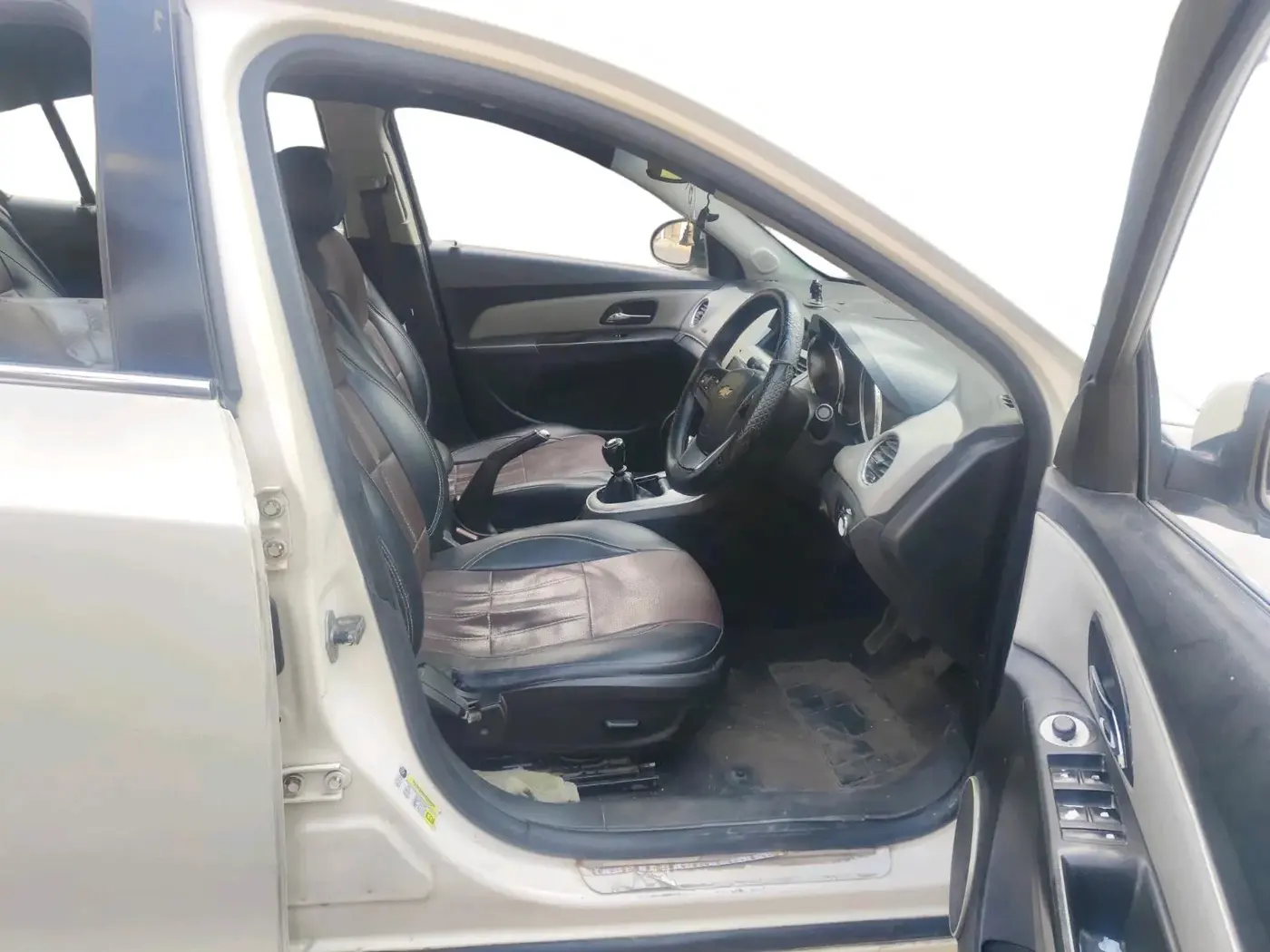 2013 Chevrolet Cruze LTZ, Diesel, Manual, 1,27,158 km, interior