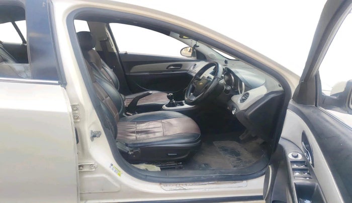 2013 Chevrolet Cruze LTZ, Diesel, Manual, 1,27,158 km, interior