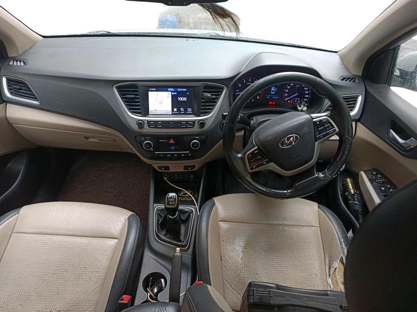 2017 Hyundai Verna 1.6 VTVT SX O, Petrol, Manual, 1,22,240 km, interior