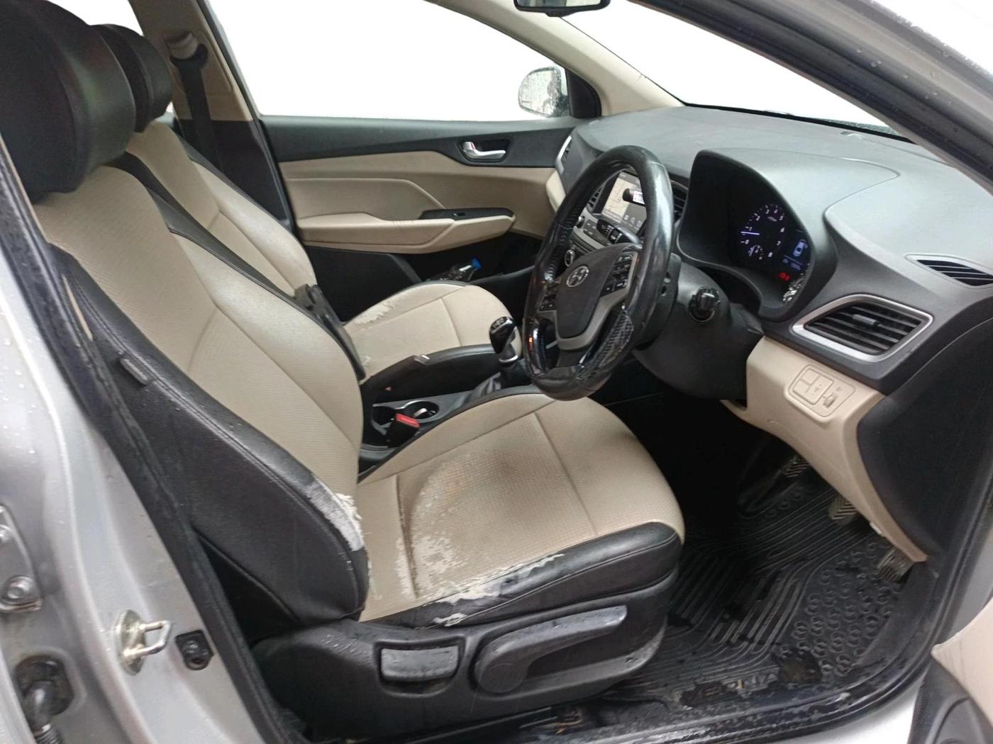 2017 Hyundai Verna 1.6 VTVT SX O, Petrol, Manual, 1,22,240 km, interior
