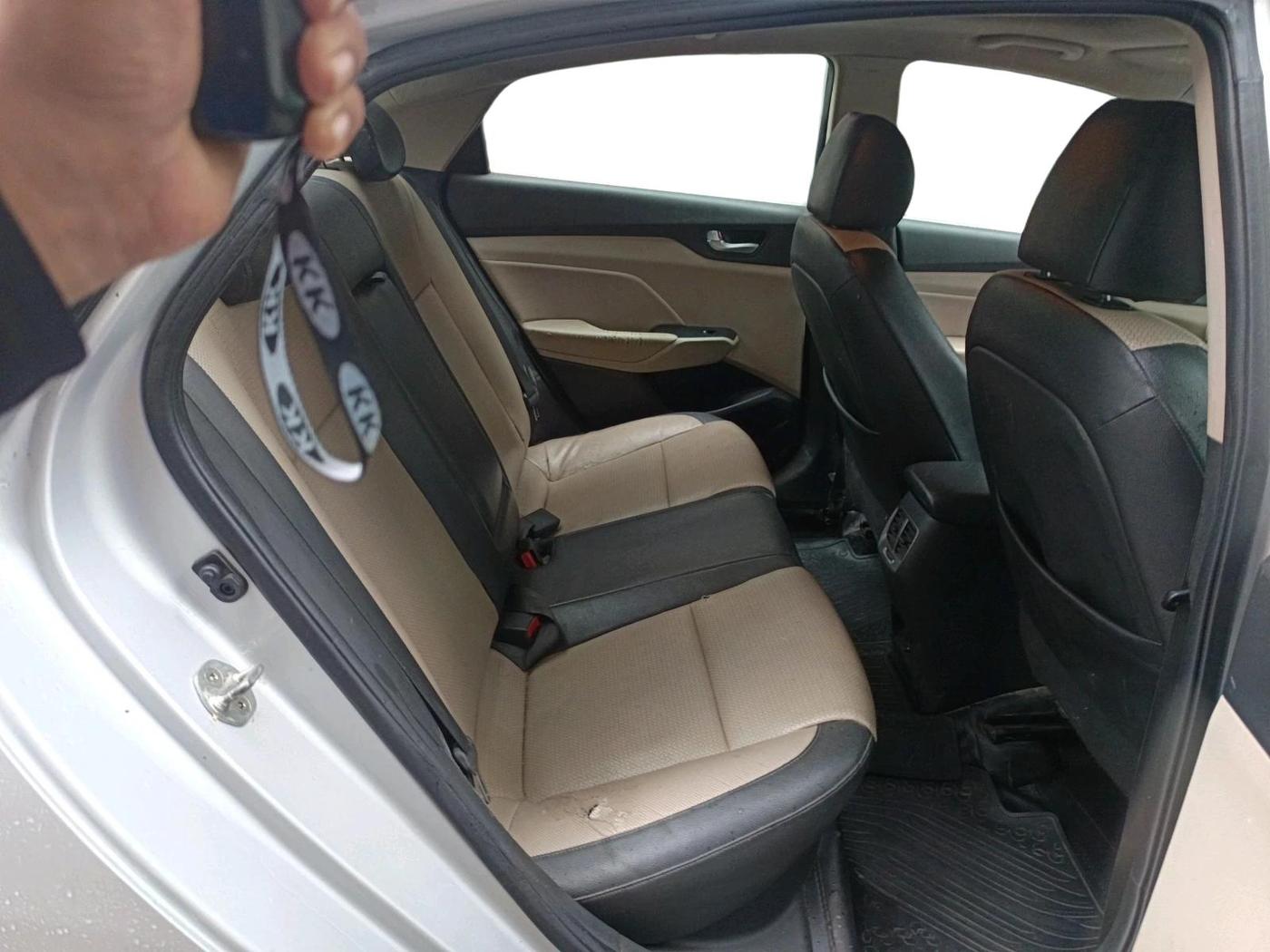2017 Hyundai Verna 1.6 VTVT SX O, Petrol, Manual, 1,22,240 km, interior