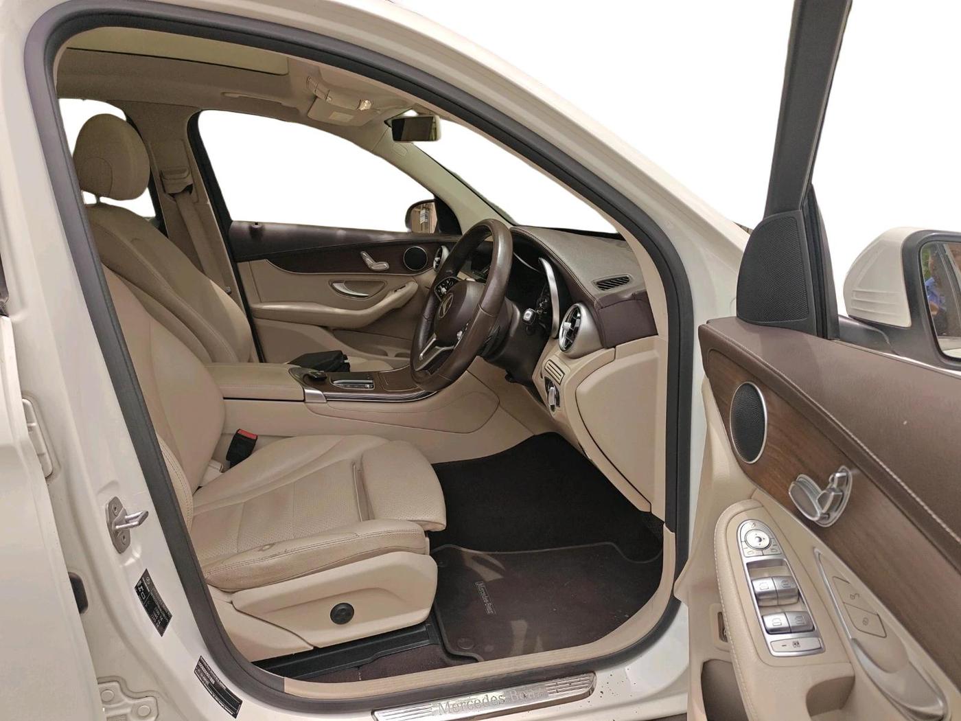 2020 Mercedes Benz GLC CLASS 200 Progressive, Petrol, Automatic, 57,437 km, interior