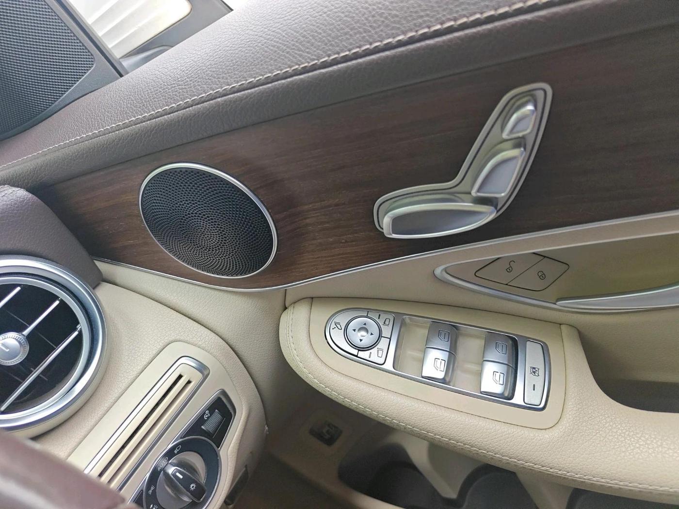 2020 Mercedes Benz GLC CLASS 200 Progressive, Petrol, Automatic, 57,437 km, interior