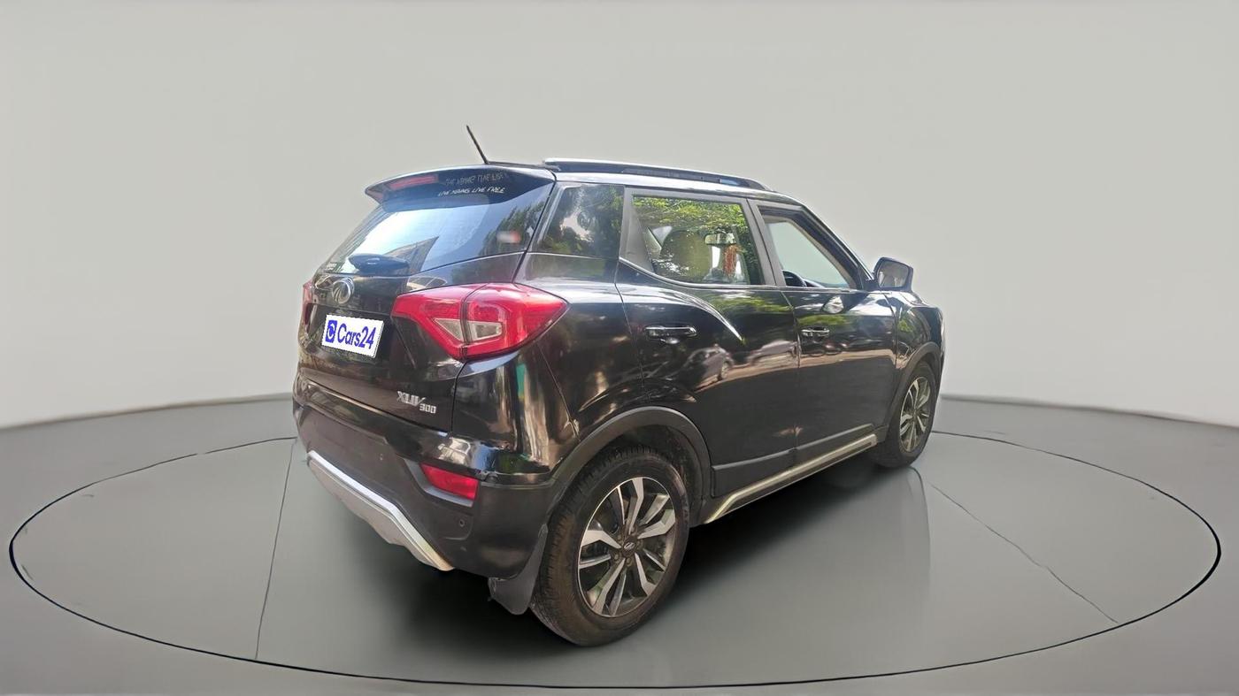 2019 Mahindra XUV300 W8 (O) 1.5 DIESEL, Diesel, Manual, 1,18,693 km, exterior