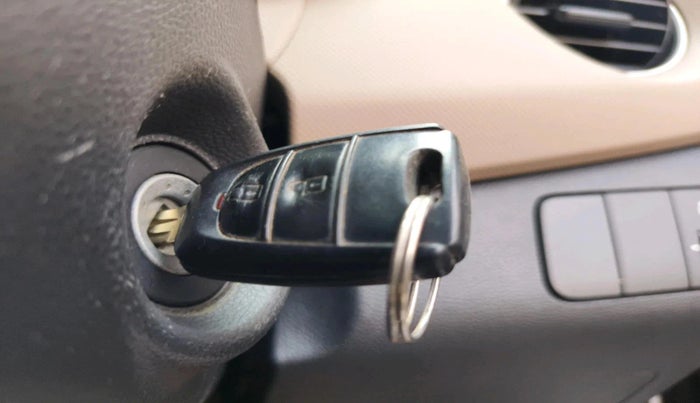 2017 Hyundai Grand i10 SPORTZ 1.2 KAPPA VTVT, Petrol, Manual, 83,599 km, interior