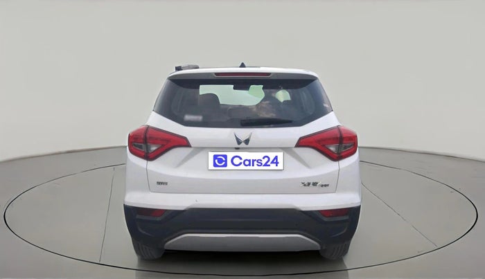 2024 Mahindra XUV300 W8 1.5 DIESEL, Diesel, Manual, 99,108 km, exterior