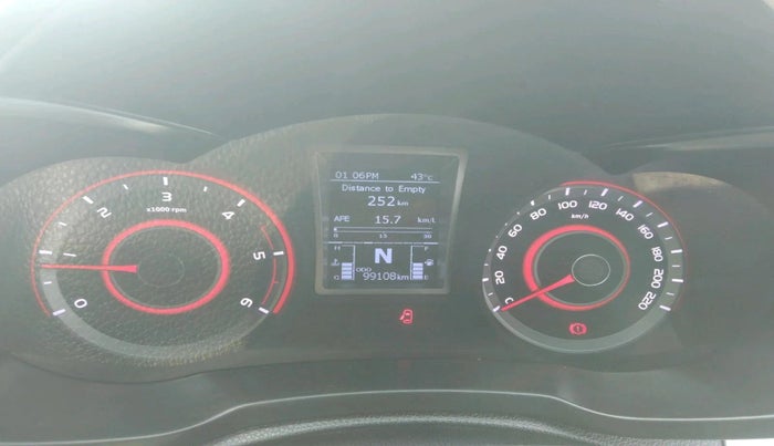 2024 Mahindra XUV300 W8 1.5 DIESEL, Diesel, Manual, 99,108 km, interior