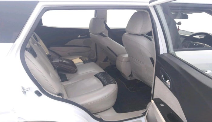 2024 Mahindra XUV300 W8 1.5 DIESEL, Diesel, Manual, 99,108 km, interior