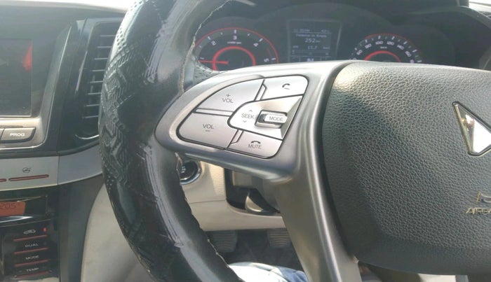 2024 Mahindra XUV300 W8 1.5 DIESEL, Diesel, Manual, 99,108 km, interior