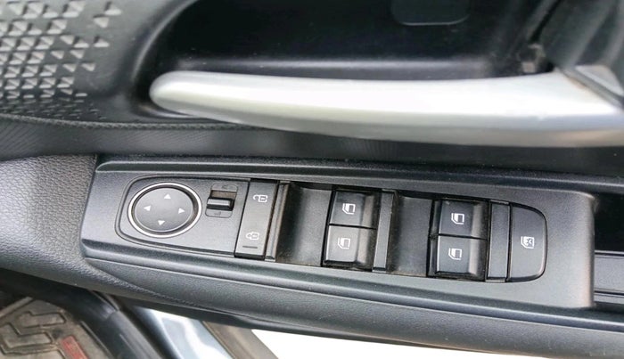 2022 KIA SONET HTK 1.2, Petrol, Manual, 44,283 km, interior