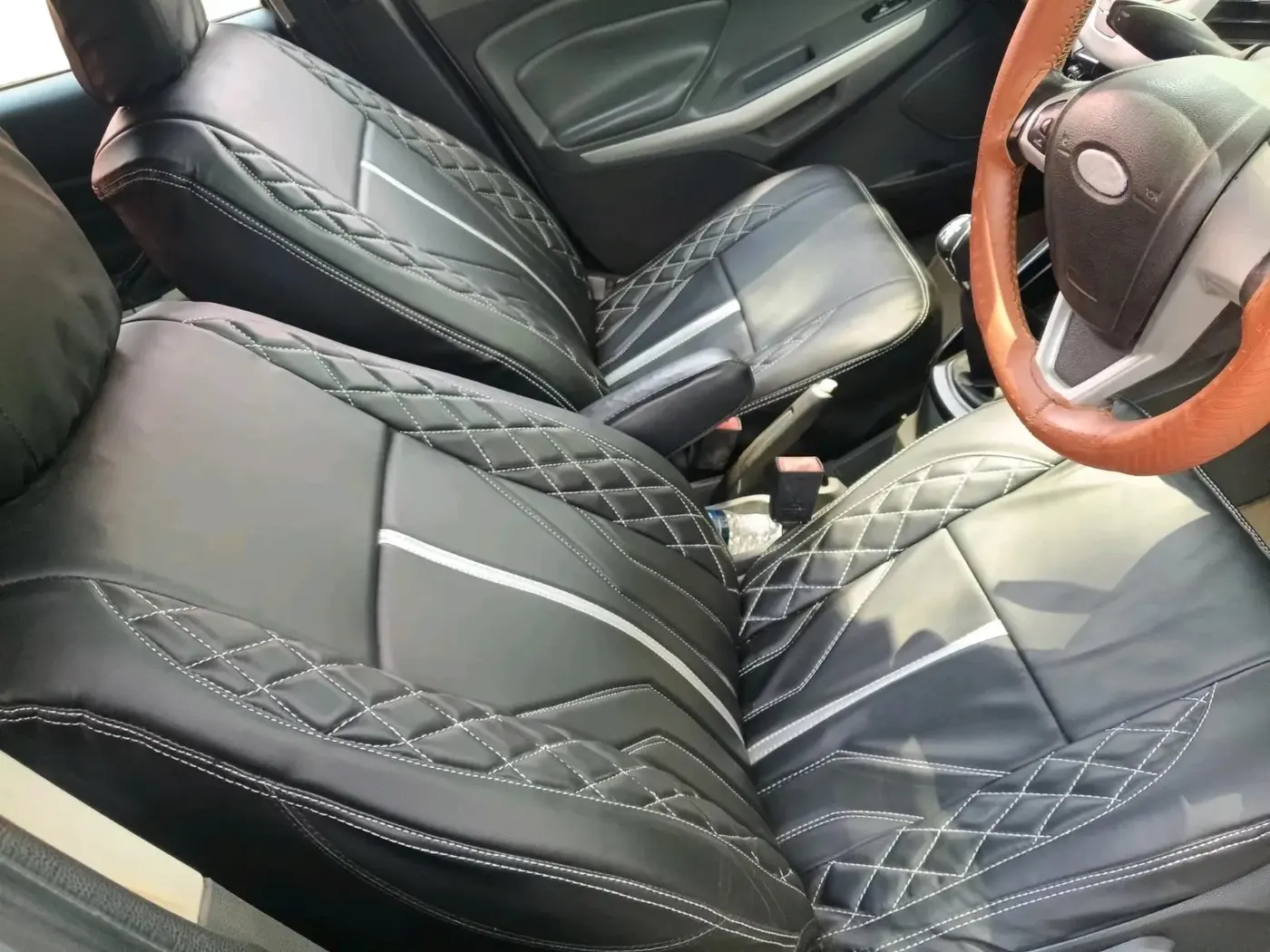 2013 Ford Ecosport TITANIUM 1.5L DIESEL, Diesel, Manual, 2,50,000 km, interior