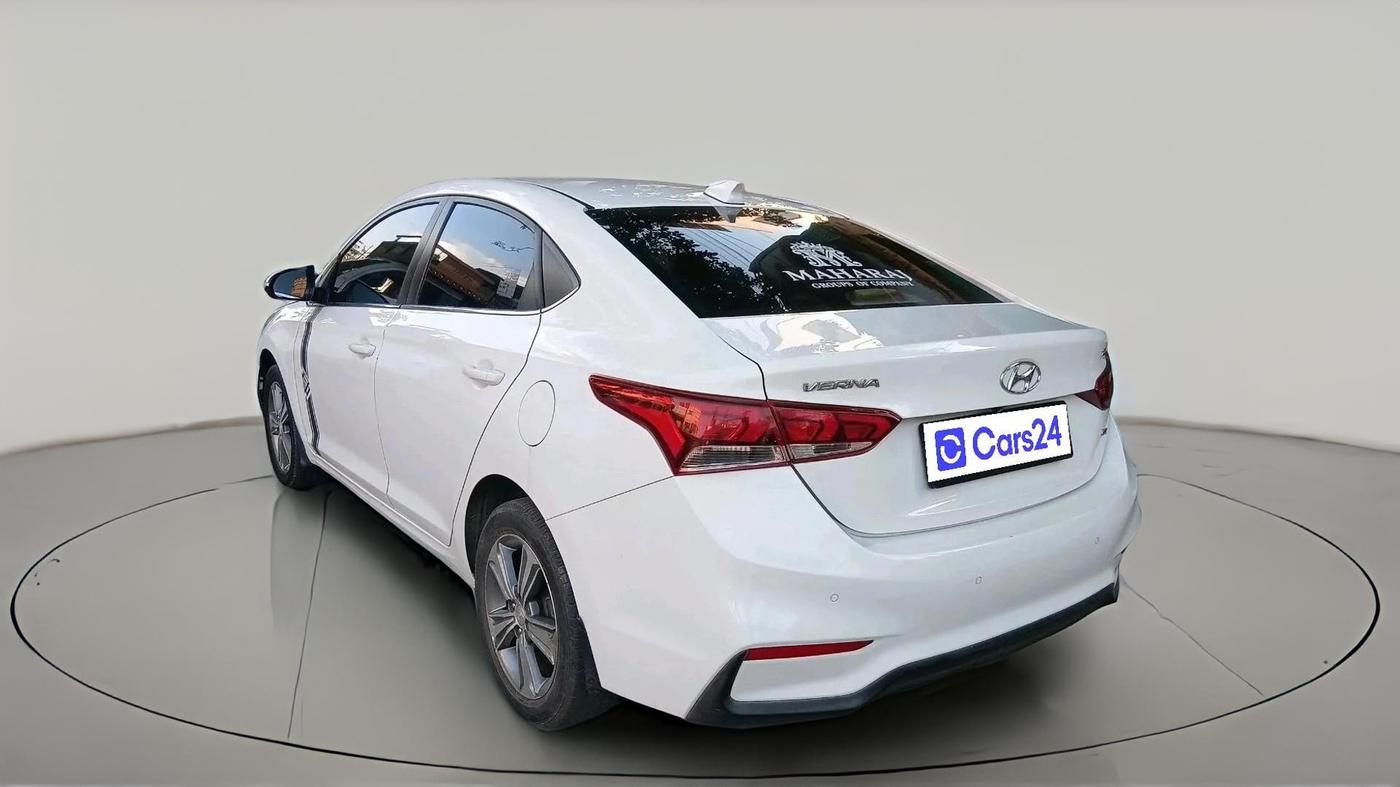 2018 Hyundai Verna 1.6 CRDI SX, Diesel, Manual, 1,03,211 km, exterior