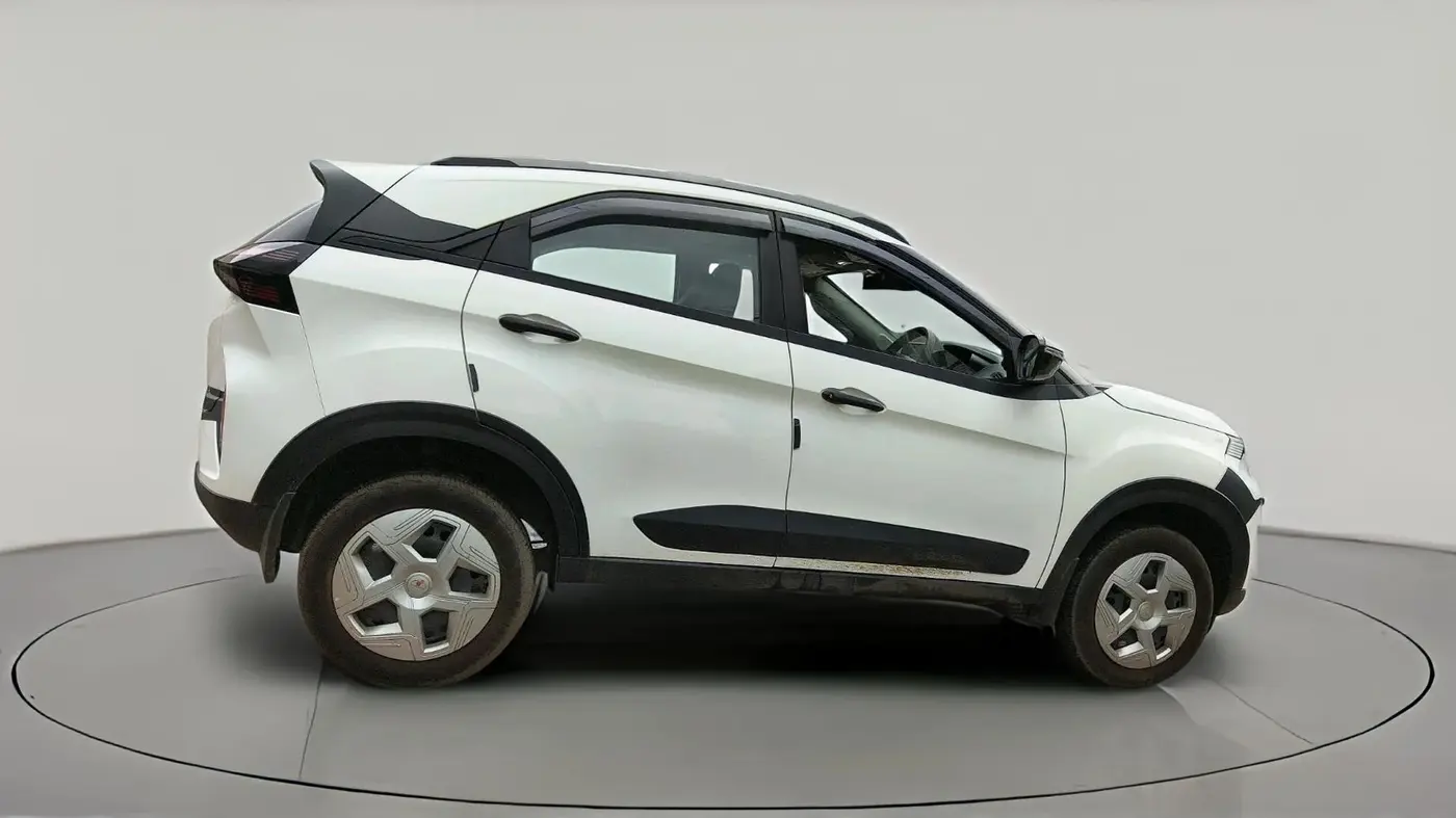 2024 Tata NEXON PURE 1.2 PETROL, Petrol, Manual, 3,730 km, exterior