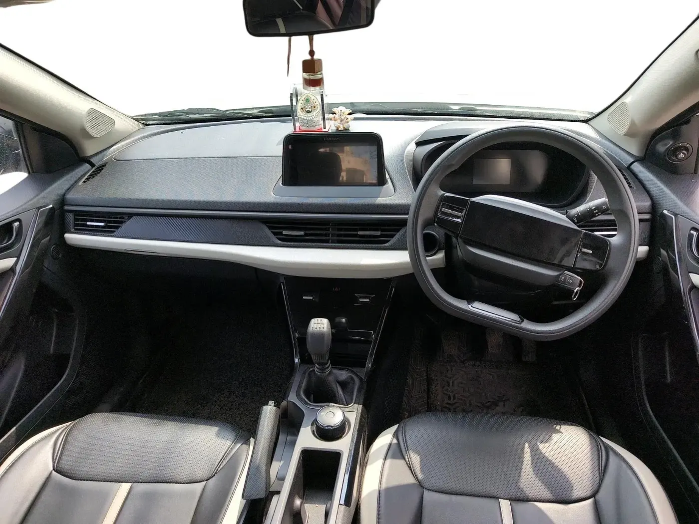 2024 Tata NEXON PURE 1.2 PETROL, Petrol, Manual, 3,730 km, interior