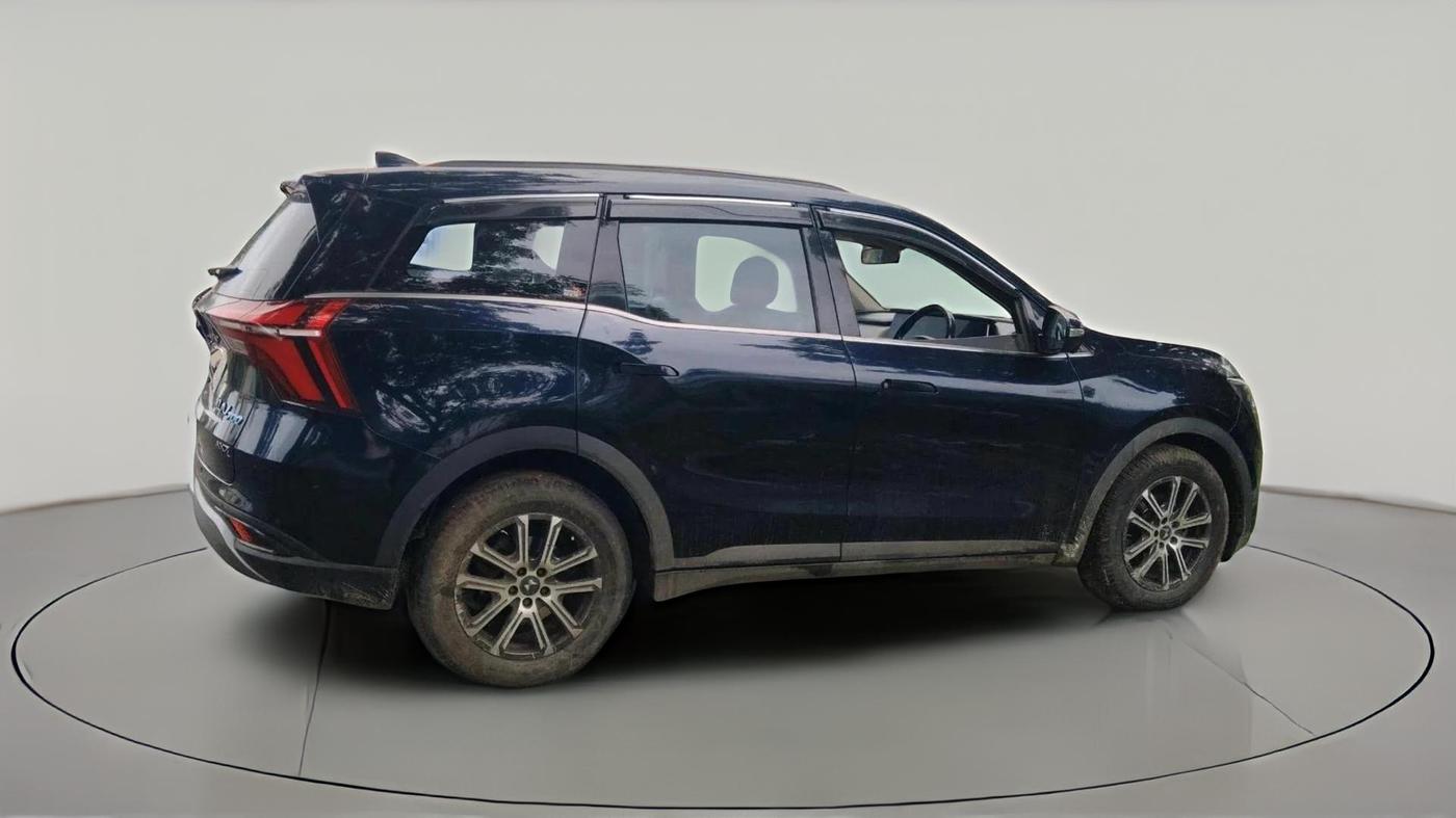 2022 Mahindra XUV700 AX 7 LUXURY D AT 7 STR, Diesel, Automatic, 1,49,236 km, exterior