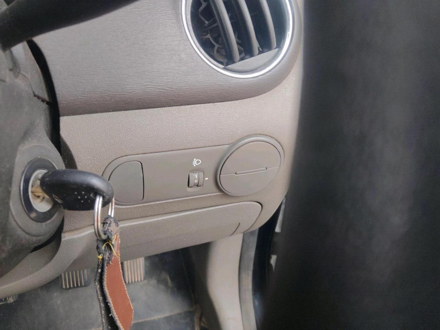 2013 Hyundai i10 MAGNA 1.1, Petrol, Manual, 99,818 km, interior