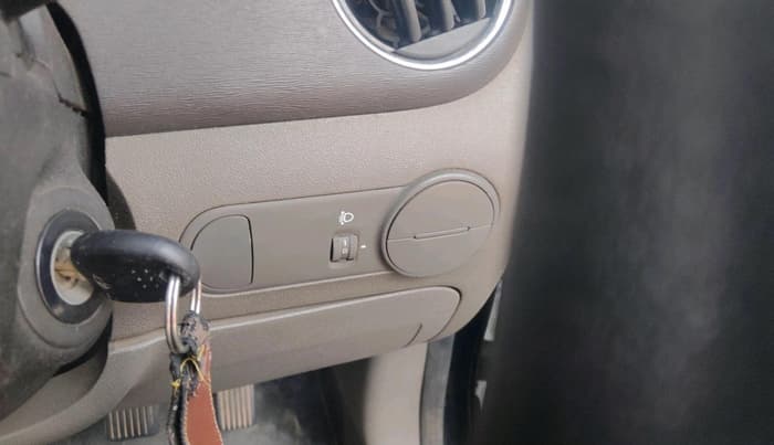 2013 Hyundai i10 MAGNA 1.1, Petrol, Manual, 99,816 km, interior