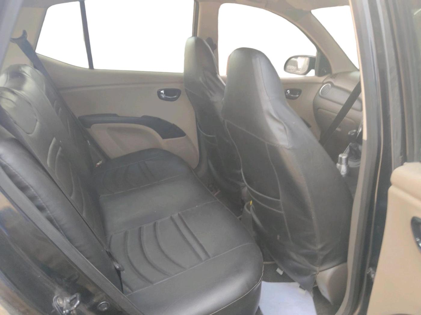 2013 Hyundai i10 MAGNA 1.1, Petrol, Manual, 99,818 km, interior