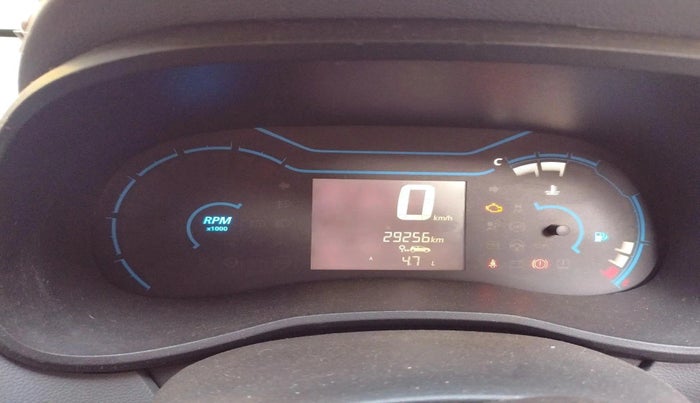 2021 Renault Kwid RXT 1.0 (O), Petrol, Manual, 29,256 km, interior