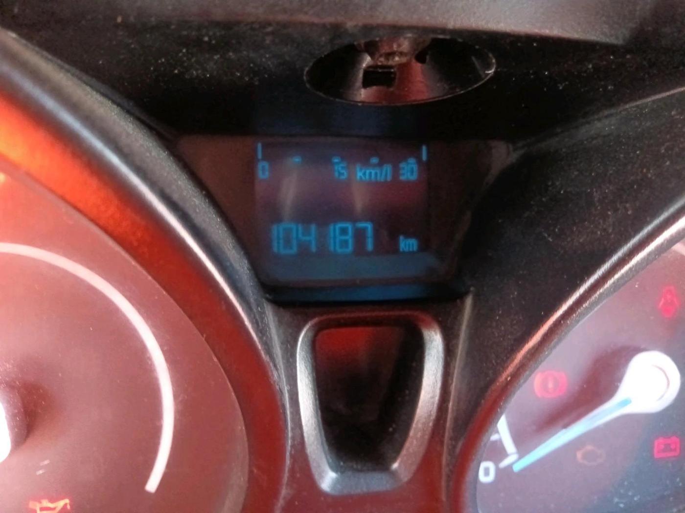 2014 Ford Ecosport AMBIENTE 1.5L DIESEL, Diesel, Manual, 1,04,187 km, interior