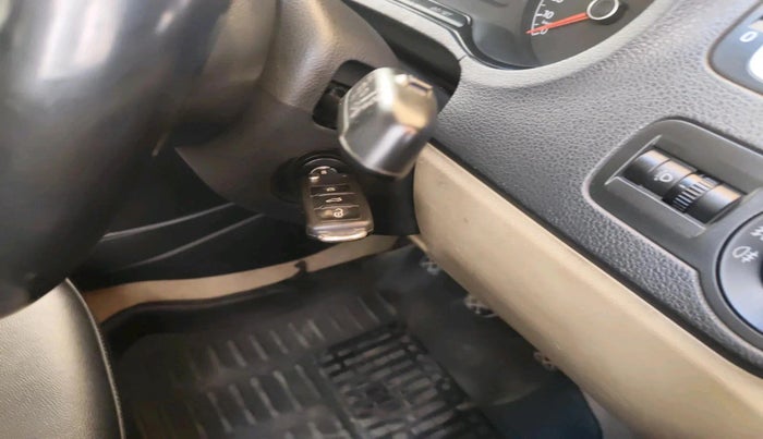 2014 Volkswagen Polo HIGHLINE1.2L, Petrol, Manual, 70,198 km, interior